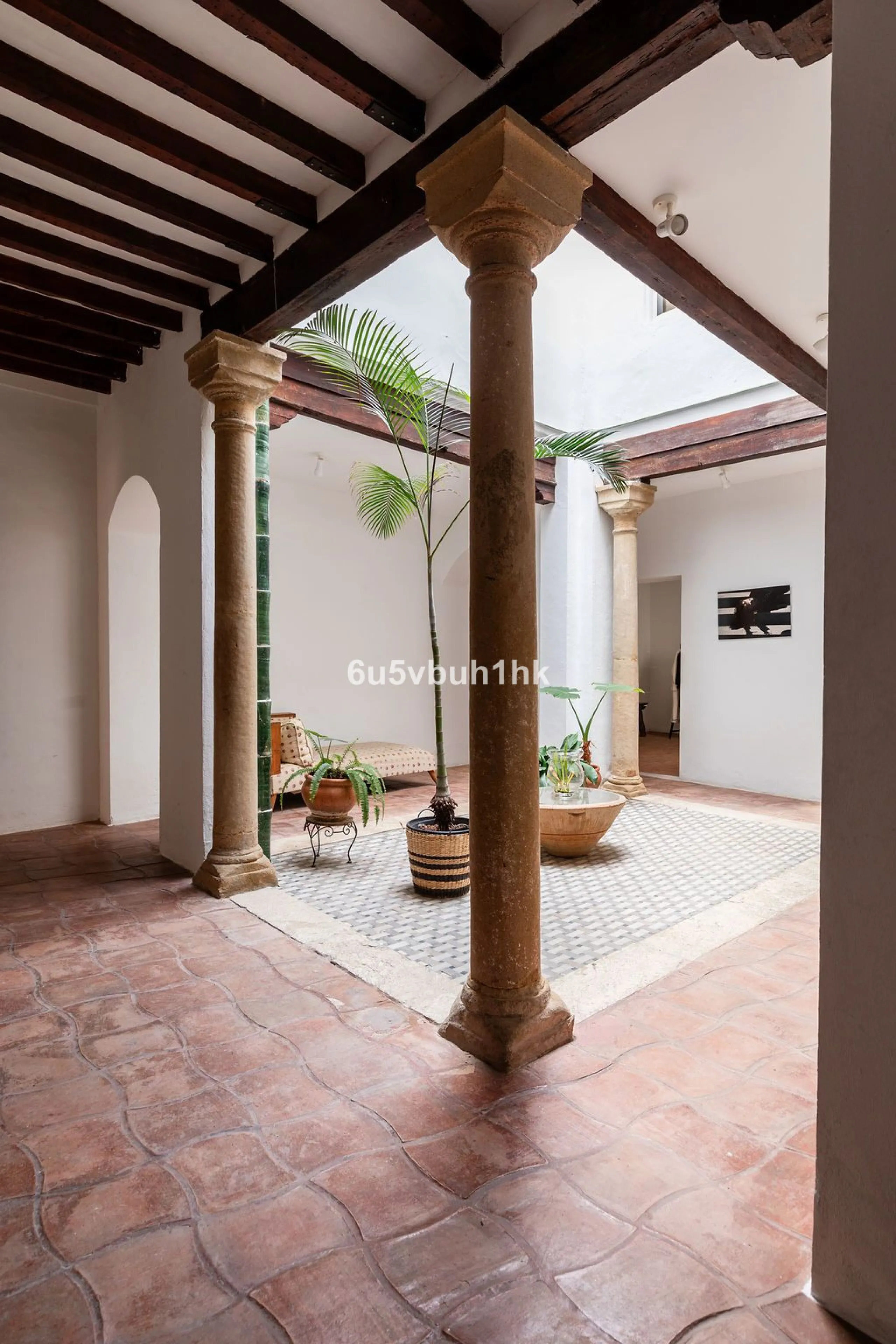 Hidden within the historic streets of central Málaga, this remarkable courtyard house captures a way of living that has shaped Mediterranean homes for centuries.