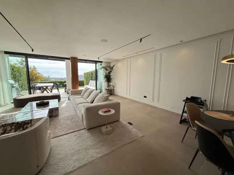 Elegant Townhouse with Stunning Views in La Quinta Golf