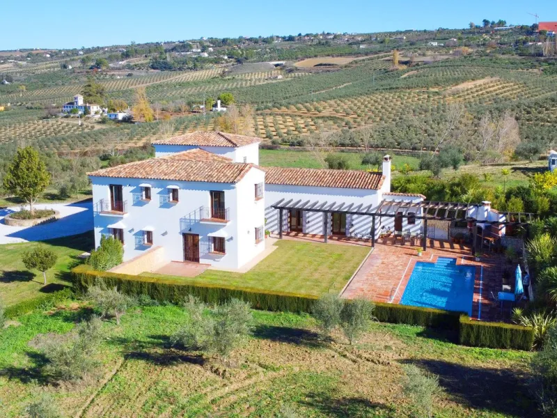 Classical Andalucian inspired country villa situated within the much sort after area of Llano del Cruz just 5 minutes drive outside the vibrant and historic town of Ronda , Southern Spain.