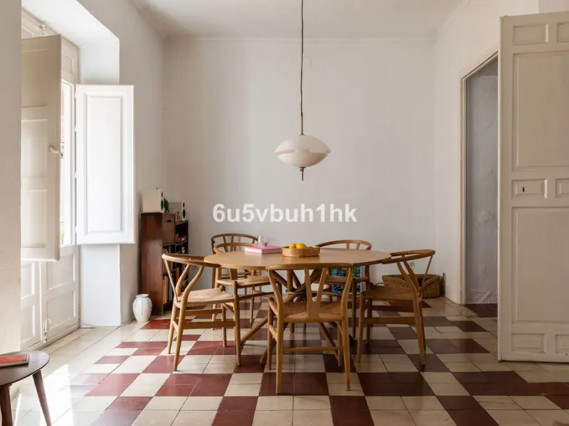 Hidden within the historic streets of central Málaga, this remarkable courtyard house captures a way of living that has shaped Mediterranean homes for centuries.