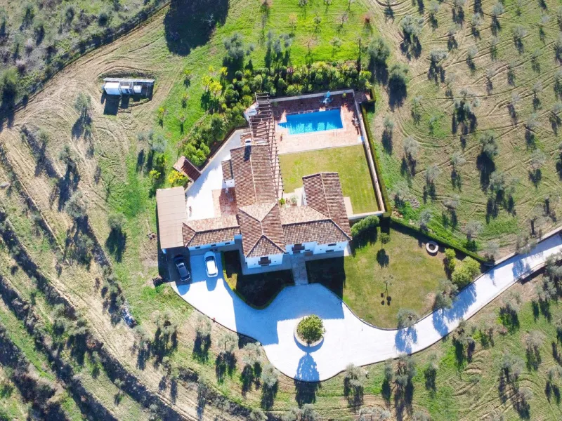 Classical Andalucian inspired country villa situated within the much sort after area of Llano del Cruz just 5 minutes drive outside the vibrant and historic town of Ronda , Southern Spain.