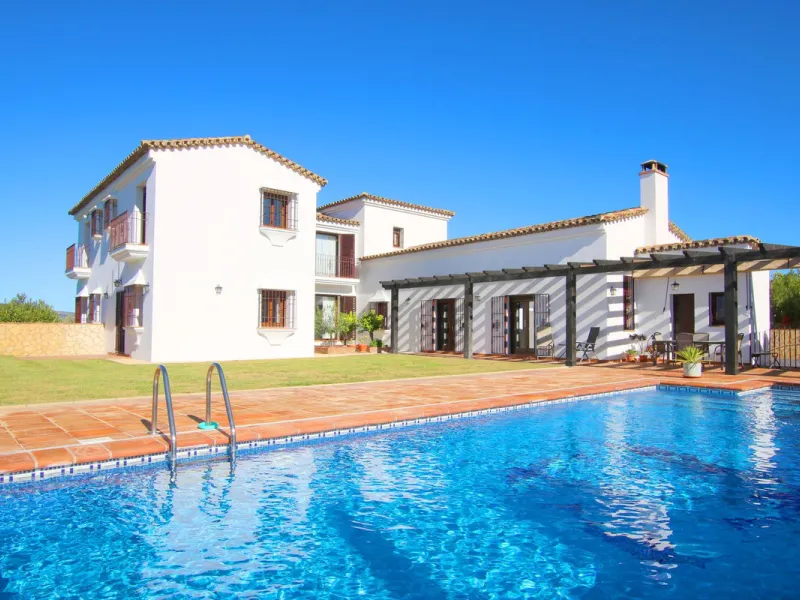 Classical Andalucian inspired country villa situated within the much sort after area of Llano del Cruz just 5 minutes drive outside the vibrant and historic town of Ronda , Southern Spain.