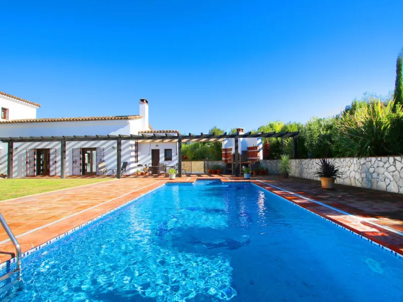 Classical Andalucian inspired country villa situated within the much sort after area of Llano del Cruz just 5 minutes drive outside the vibrant and historic town of Ronda , Southern Spain.