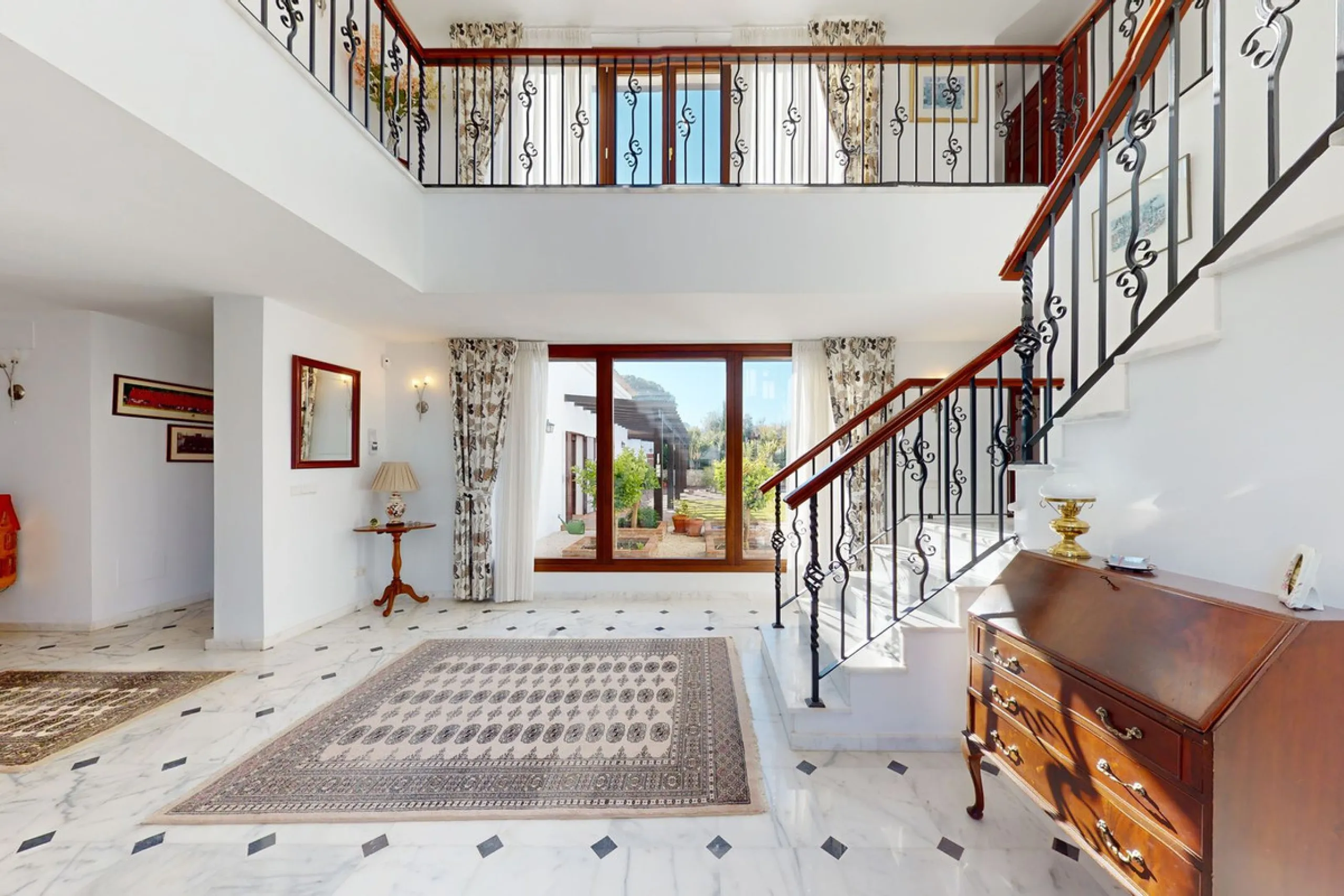 Classical Andalucian inspired country villa situated within the much sort after area of Llano del Cruz just 5 minutes drive outside the vibrant and historic town of Ronda , Southern Spain.