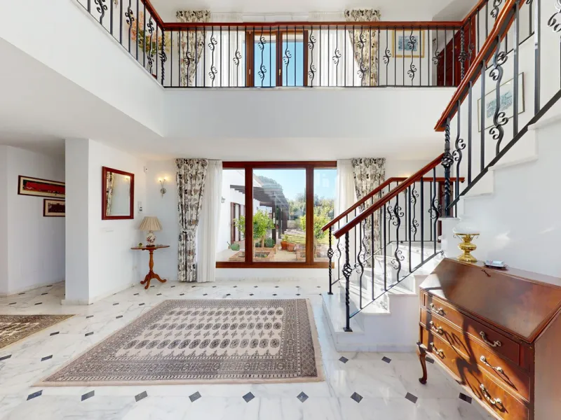 Classical Andalucian inspired country villa situated within the much sort after area of Llano del Cruz just 5 minutes drive outside the vibrant and historic town of Ronda , Southern Spain.