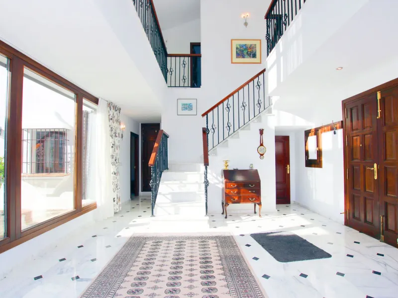 Classical Andalucian inspired country villa situated within the much sort after area of Llano del Cruz just 5 minutes drive outside the vibrant and historic town of Ronda , Southern Spain.