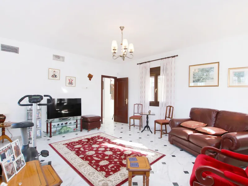 Classical Andalucian inspired country villa situated within the much sort after area of Llano del Cruz just 5 minutes drive outside the vibrant and historic town of Ronda , Southern Spain.