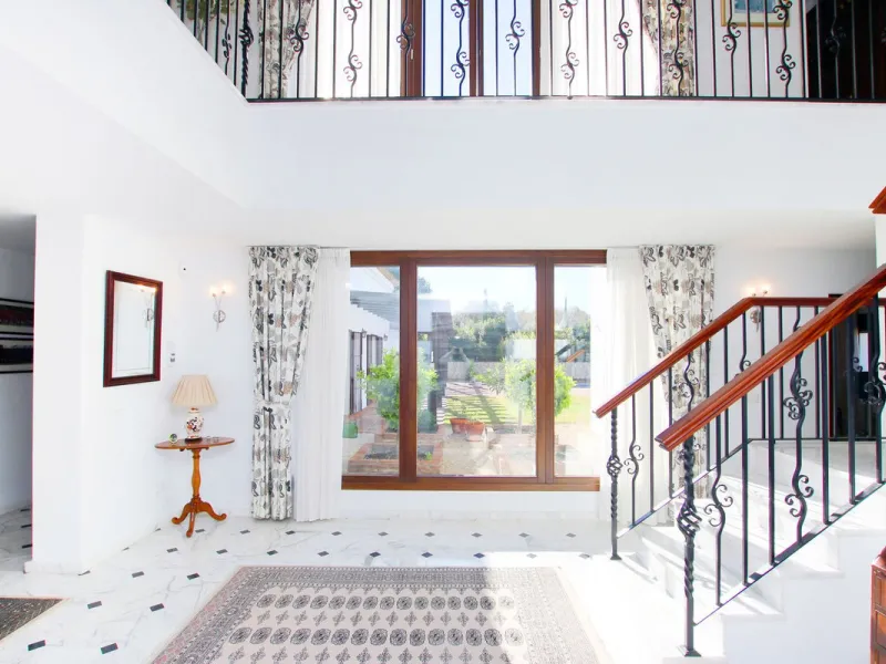 Classical Andalucian inspired country villa situated within the much sort after area of Llano del Cruz just 5 minutes drive outside the vibrant and historic town of Ronda , Southern Spain.
