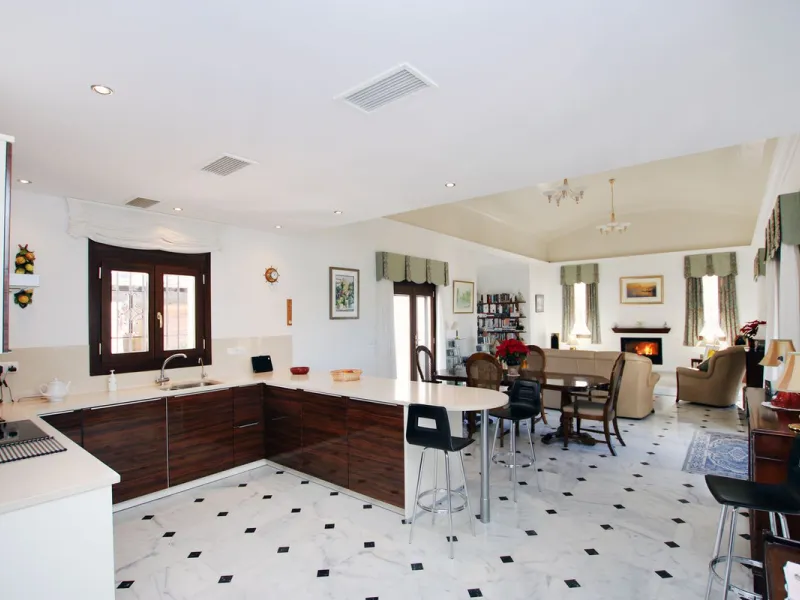 Classical Andalucian inspired country villa situated within the much sort after area of Llano del Cruz just 5 minutes drive outside the vibrant and historic town of Ronda , Southern Spain.