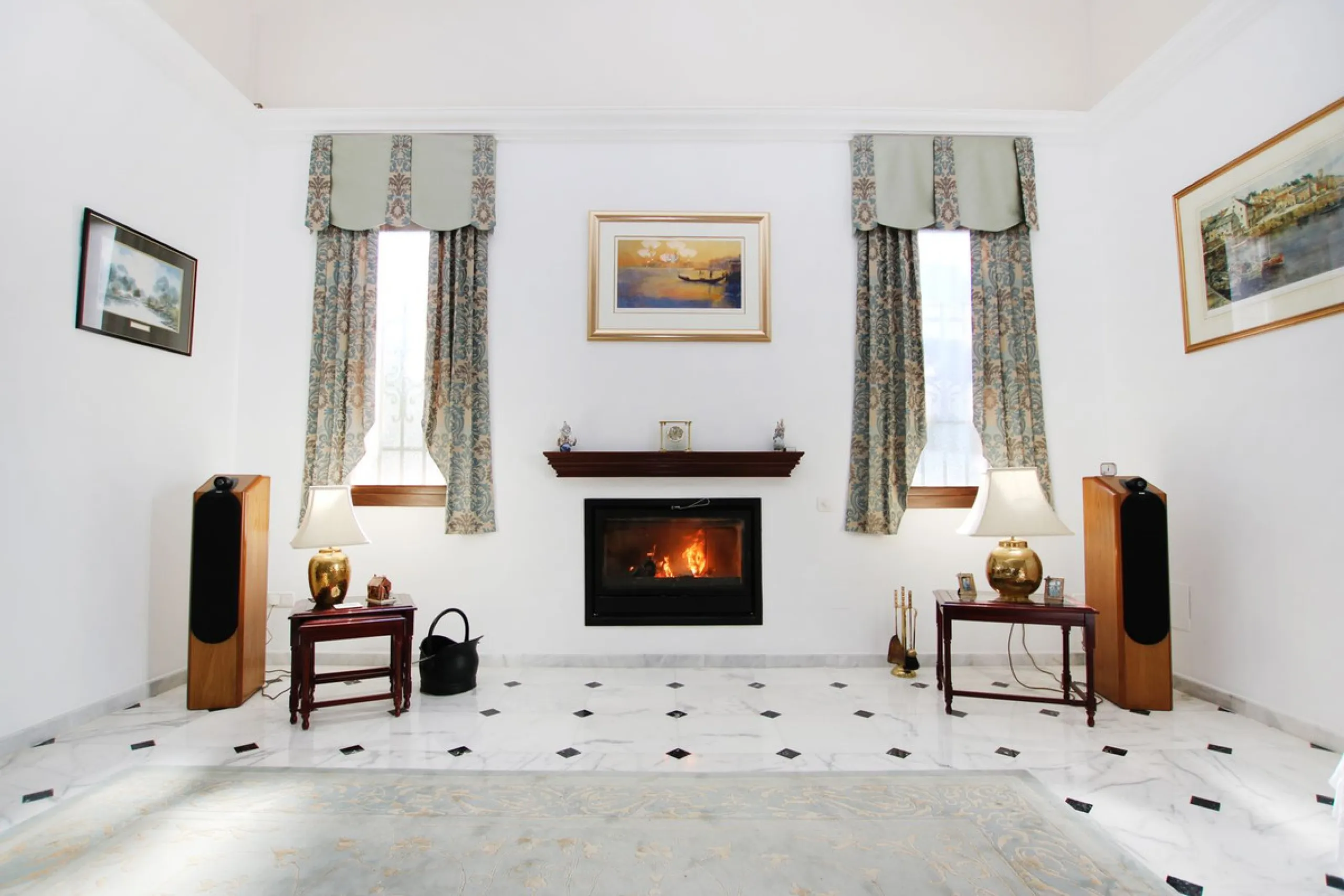 Classical Andalucian inspired country villa situated within the much sort after area of Llano del Cruz just 5 minutes drive outside the vibrant and historic town of Ronda , Southern Spain.