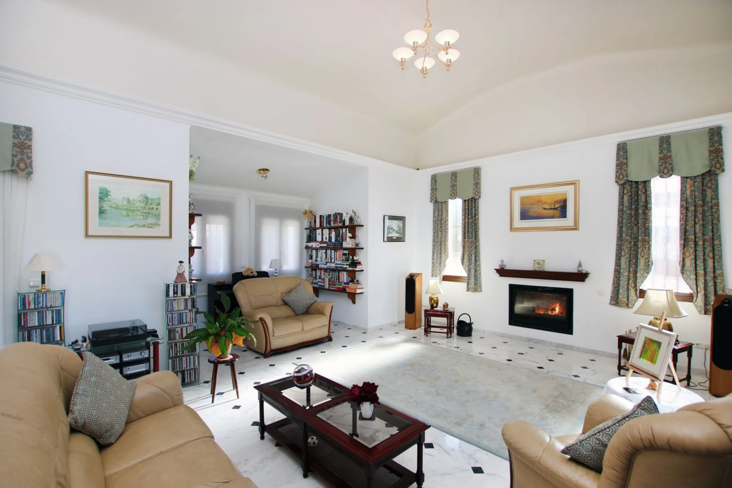 Classical Andalucian inspired country villa situated within the much sort after area of Llano del Cruz just 5 minutes drive outside the vibrant and historic town of Ronda , Southern Spain.