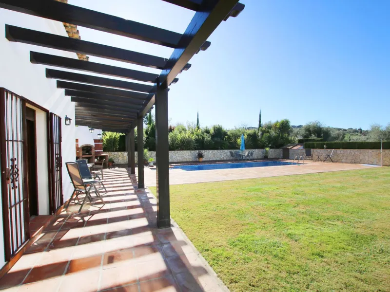 Classical Andalucian inspired country villa situated within the much sort after area of Llano del Cruz just 5 minutes drive outside the vibrant and historic town of Ronda , Southern Spain.