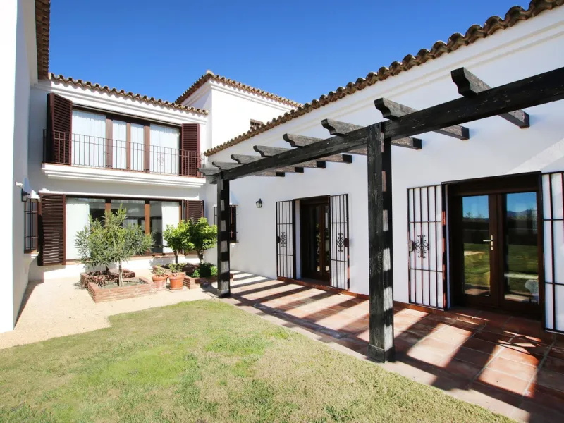 Classical Andalucian inspired country villa situated within the much sort after area of Llano del Cruz just 5 minutes drive outside the vibrant and historic town of Ronda , Southern Spain.