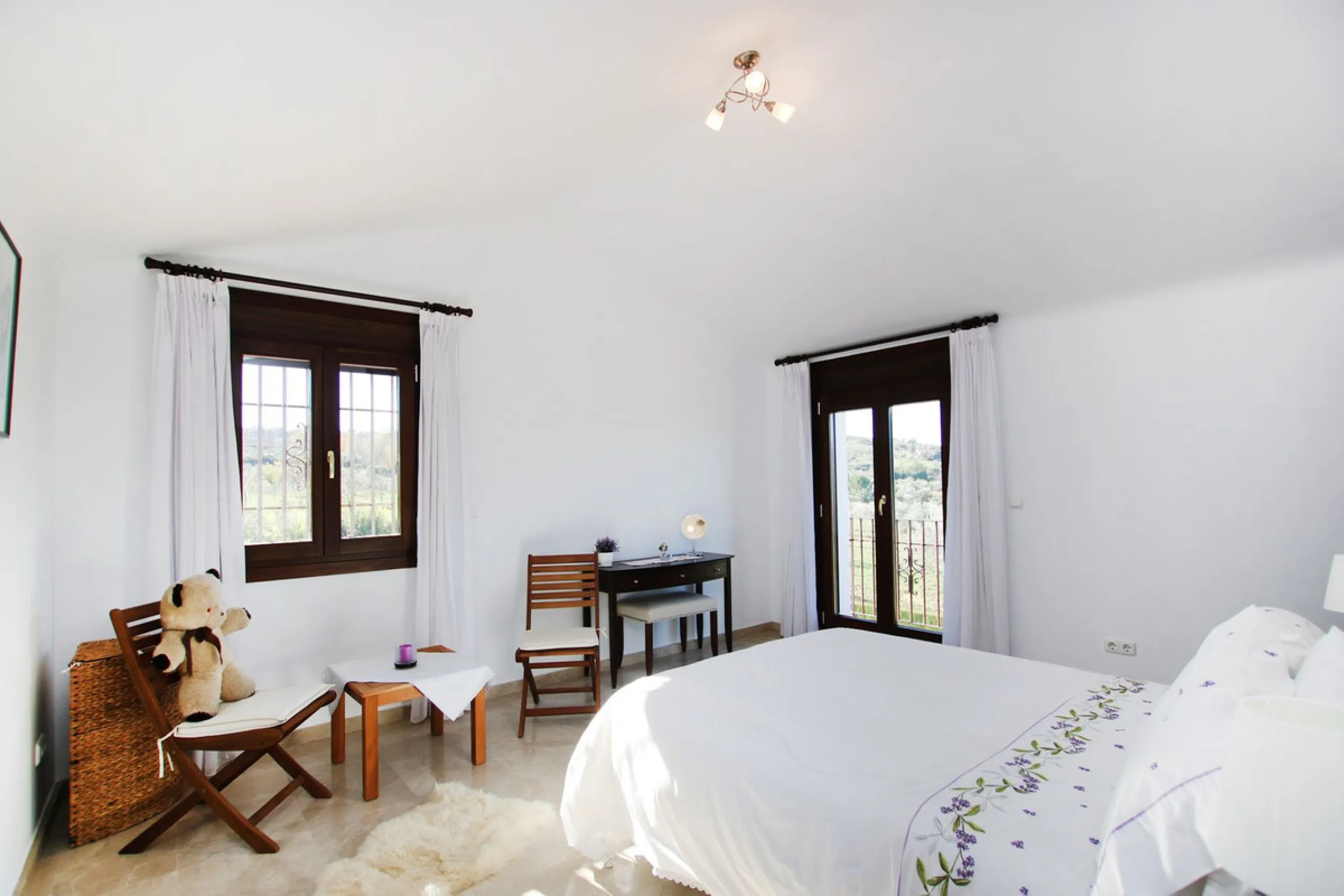 Classical Andalucian inspired country villa situated within the much sort after area of Llano del Cruz just 5 minutes drive outside the vibrant and historic town of Ronda , Southern Spain.