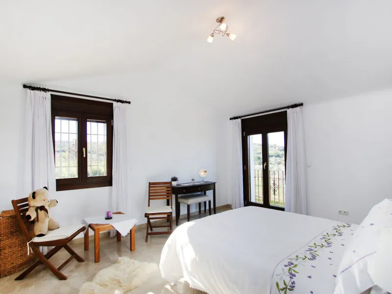 Classical Andalucian inspired country villa situated within the much sort after area of Llano del Cruz just 5 minutes drive outside the vibrant and historic town of Ronda , Southern Spain.