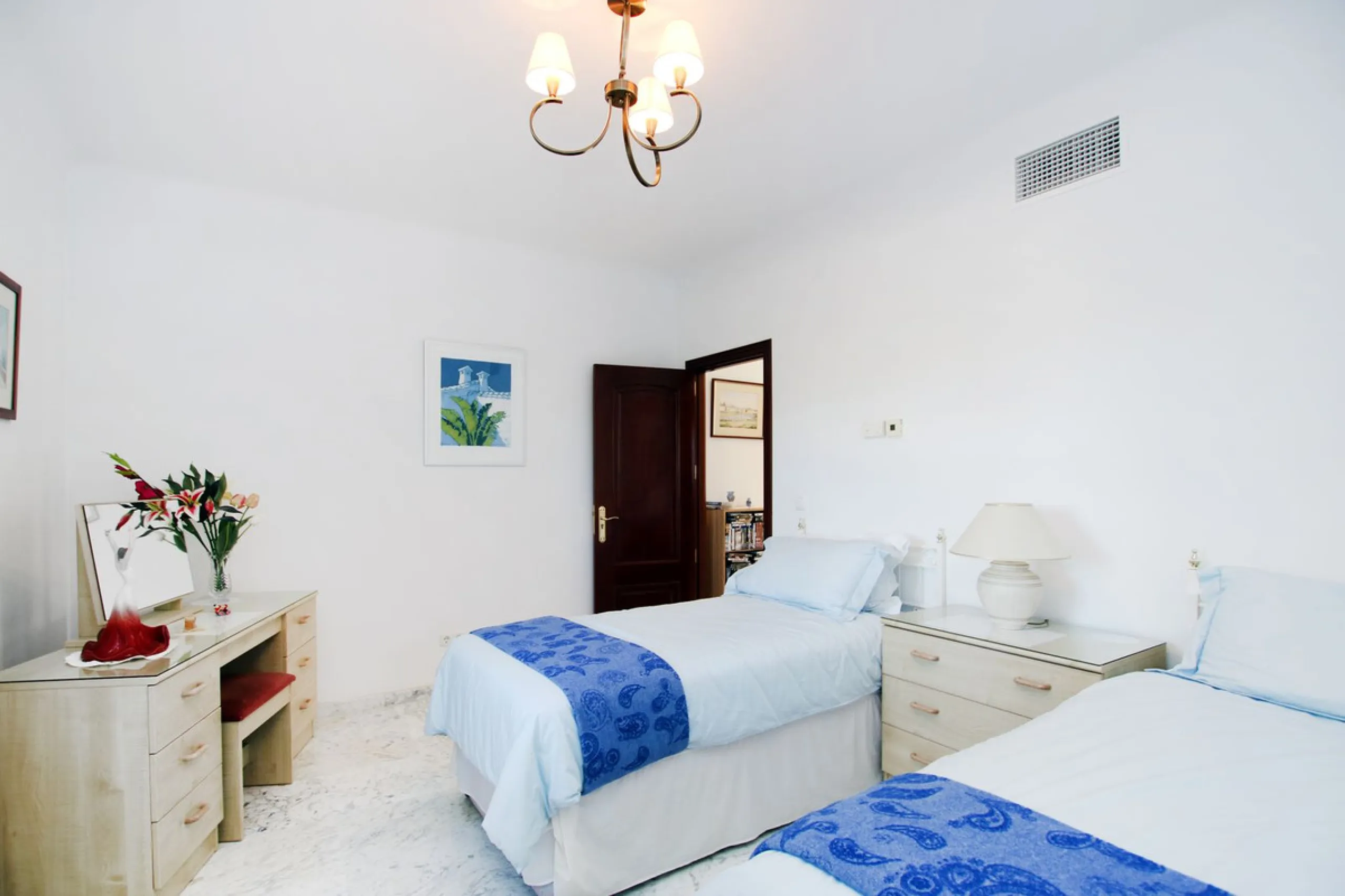 Classical Andalucian inspired country villa situated within the much sort after area of Llano del Cruz just 5 minutes drive outside the vibrant and historic town of Ronda , Southern Spain.