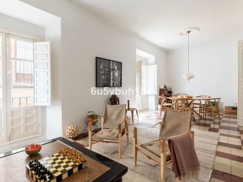 Hidden within the historic streets of central Málaga, this remarkable courtyard house captures a way of living that has shaped Mediterranean homes for centuries.