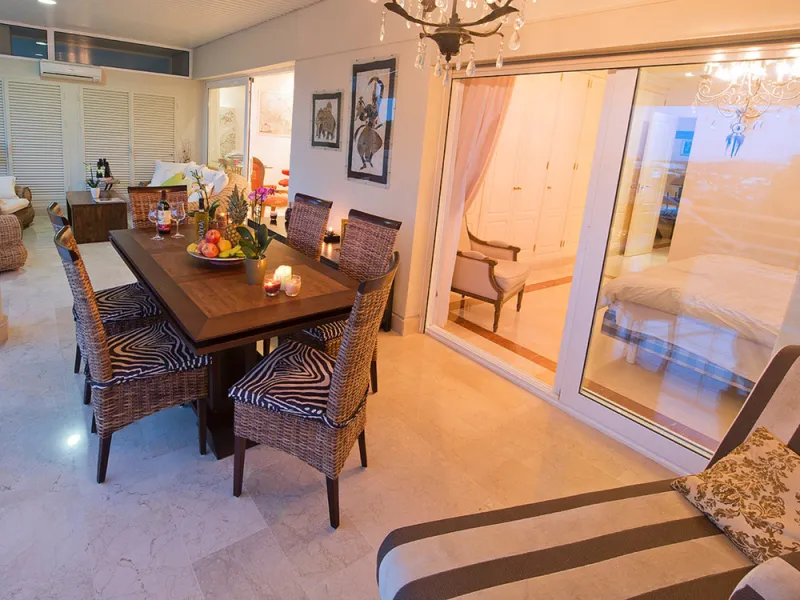 Apartment La Corniche is a luxury 2-bedroom apartment in the heart of Nueva Andalucía's Golf Valley. This gated community offers peace and privacy while being close to world-class golf, fine dining, and Puerto Banús. The home enjoys 180-degree views of th
