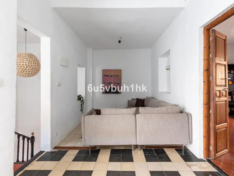 Hidden within the historic streets of central Málaga, this remarkable courtyard house captures a way of living that has shaped Mediterranean homes for centuries.