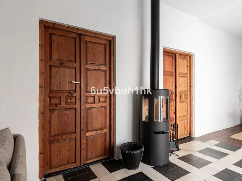Hidden within the historic streets of central Málaga, this remarkable courtyard house captures a way of living that has shaped Mediterranean homes for centuries.
