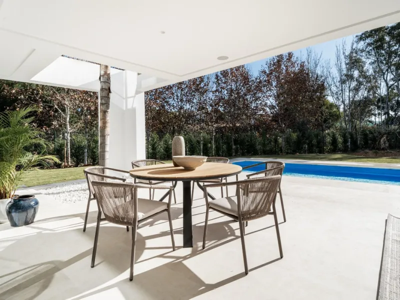 Brand new luxury modern villa located next to San Pedro and a ten minute a ten-minute drive to the to Puerto Banús.