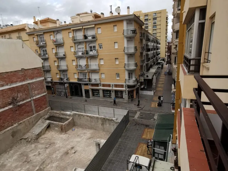 Calling all investors!!!!!! This is a once in a lifetime opportunity to acquire a highly sort after plot right in the heart of Fuengirola, just behind the Hotel El Puerto on the Paseo Maritimo in the area know as "Fish Alley". The plot has permissions up 