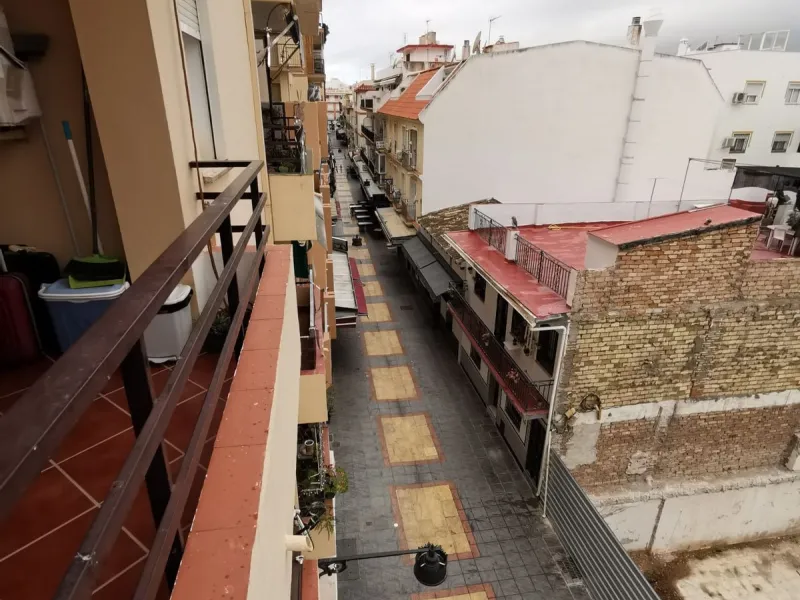 Calling all investors!!!!!! This is a once in a lifetime opportunity to acquire a highly sort after plot right in the heart of Fuengirola, just behind the Hotel El Puerto on the Paseo Maritimo in the area know as "Fish Alley". The plot has permissions up 
