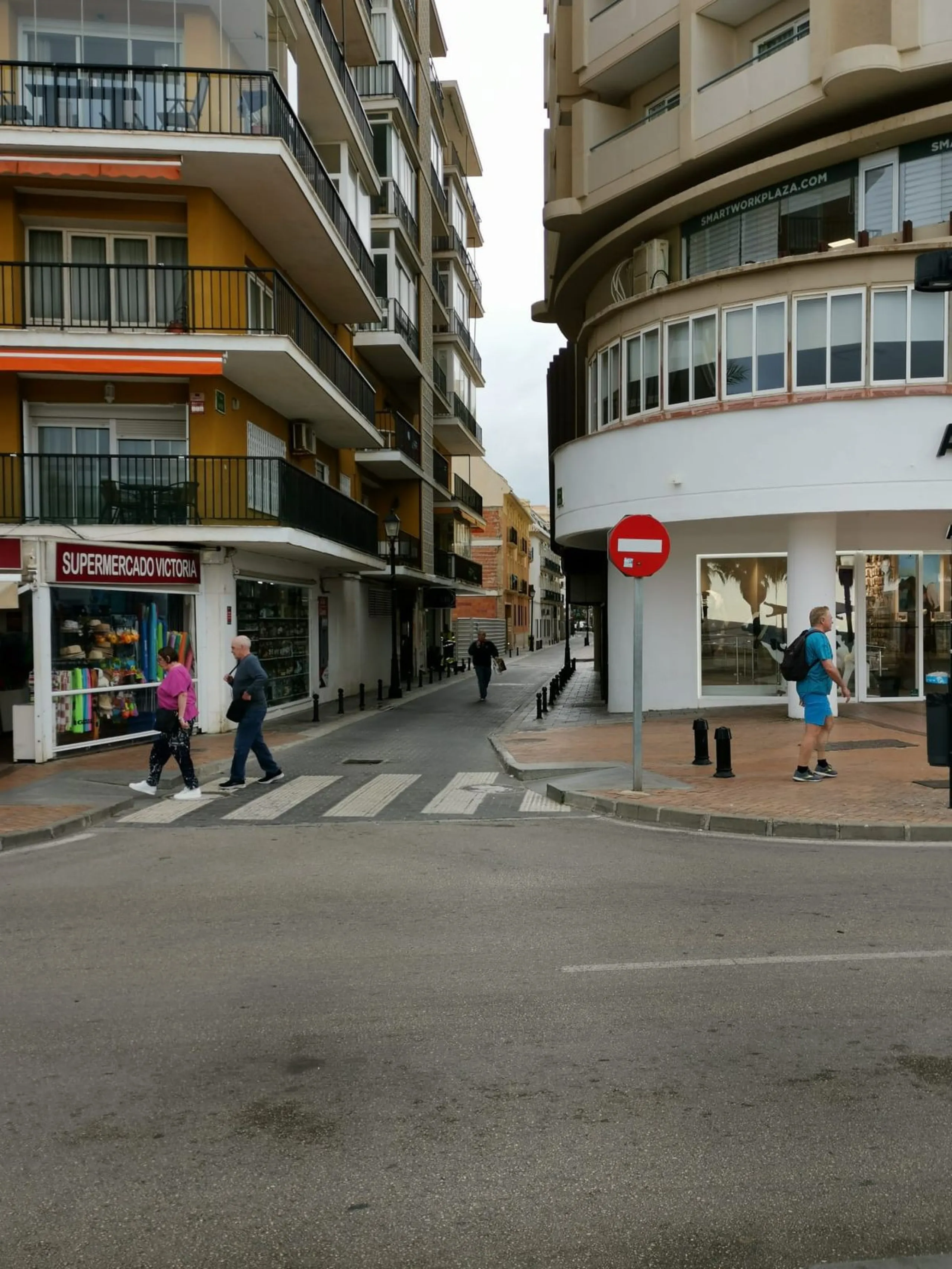 Calling all investors!!!!!! This is a once in a lifetime opportunity to acquire a highly sort after plot right in the heart of Fuengirola, just behind the Hotel El Puerto on the Paseo Maritimo in the area know as "Fish Alley". The plot has permissions up 