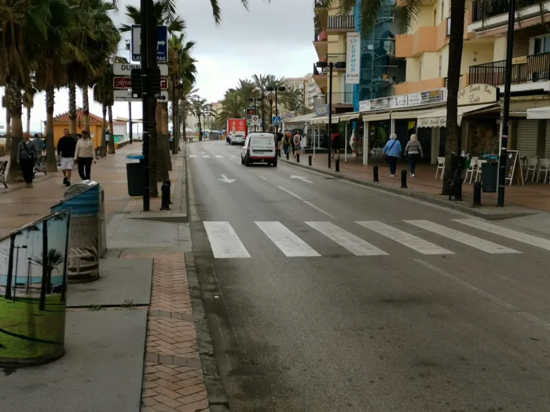 Calling all investors!!!!!! This is a once in a lifetime opportunity to acquire a highly sort after plot right in the heart of Fuengirola, just behind the Hotel El Puerto on the Paseo Maritimo in the area know as "Fish Alley". The plot has permissions up 