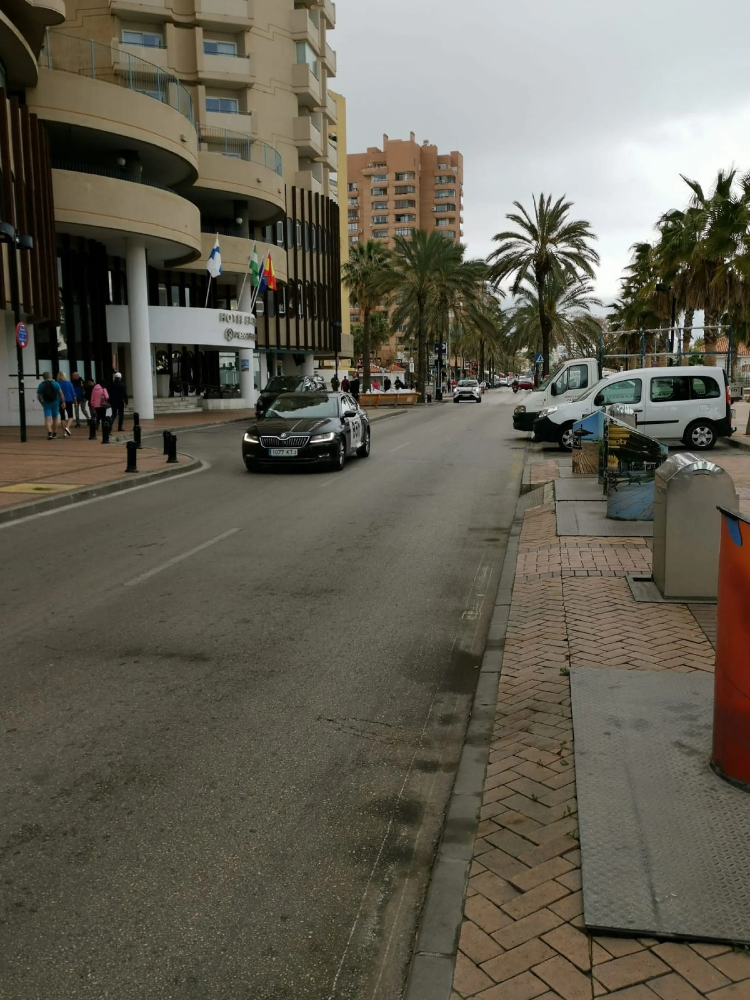 Calling all investors!!!!!! This is a once in a lifetime opportunity to acquire a highly sort after plot right in the heart of Fuengirola, just behind the Hotel El Puerto on the Paseo Maritimo in the area know as "Fish Alley". The plot has permissions up 