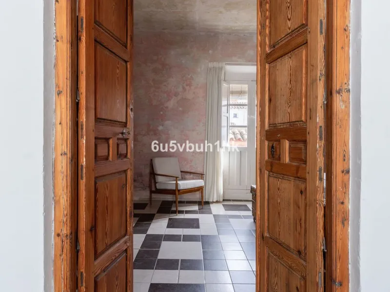 Hidden within the historic streets of central Málaga, this remarkable courtyard house captures a way of living that has shaped Mediterranean homes for centuries.