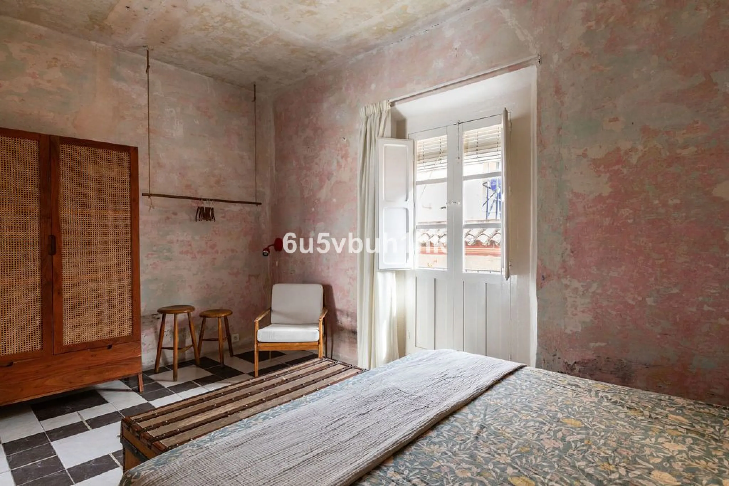 Hidden within the historic streets of central Málaga, this remarkable courtyard house captures a way of living that has shaped Mediterranean homes for centuries.