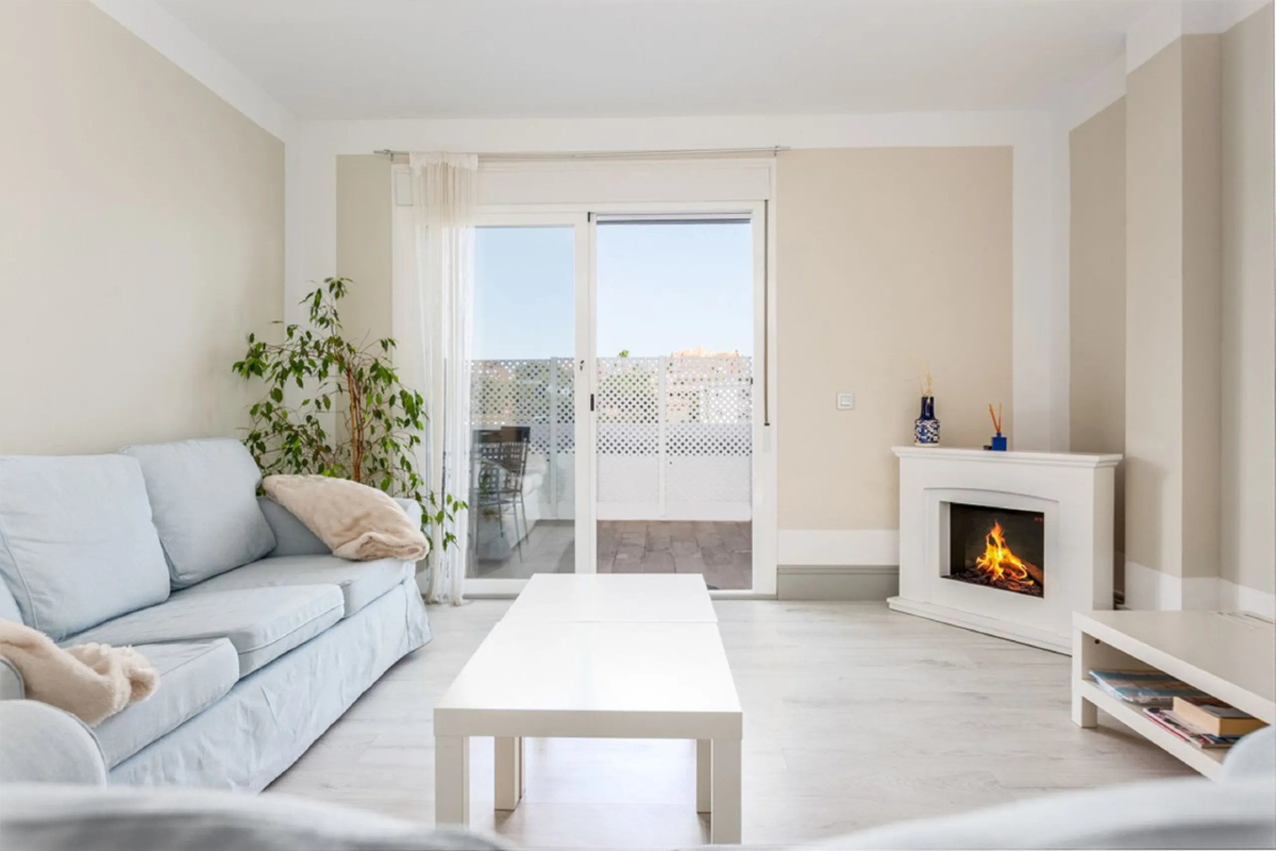 Income property  for sale : 2 bedroom Apartment for sale in Nueva Andalucia