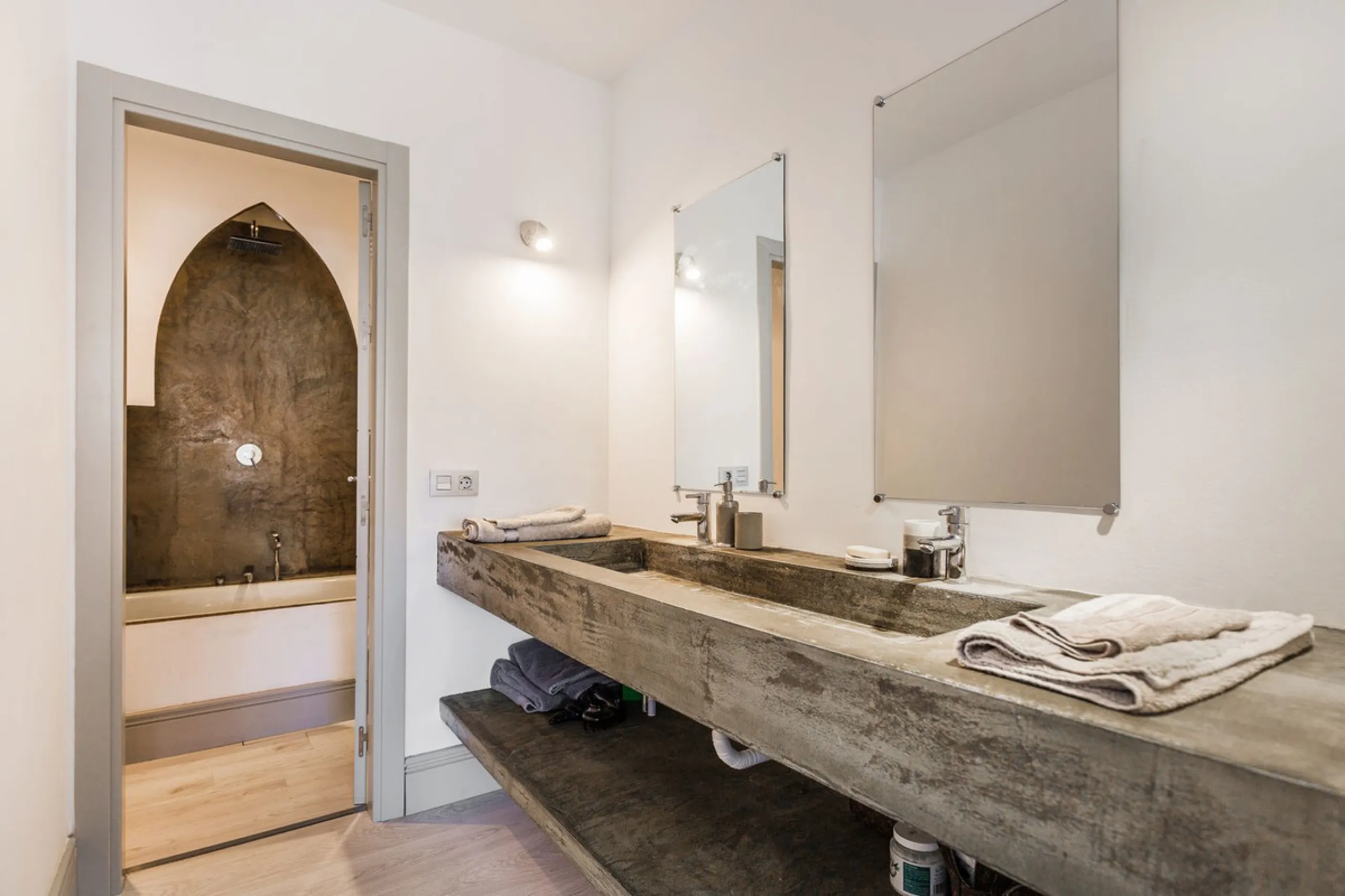 Income property  for sale : 2 bedroom Apartment for sale in Nueva Andalucia