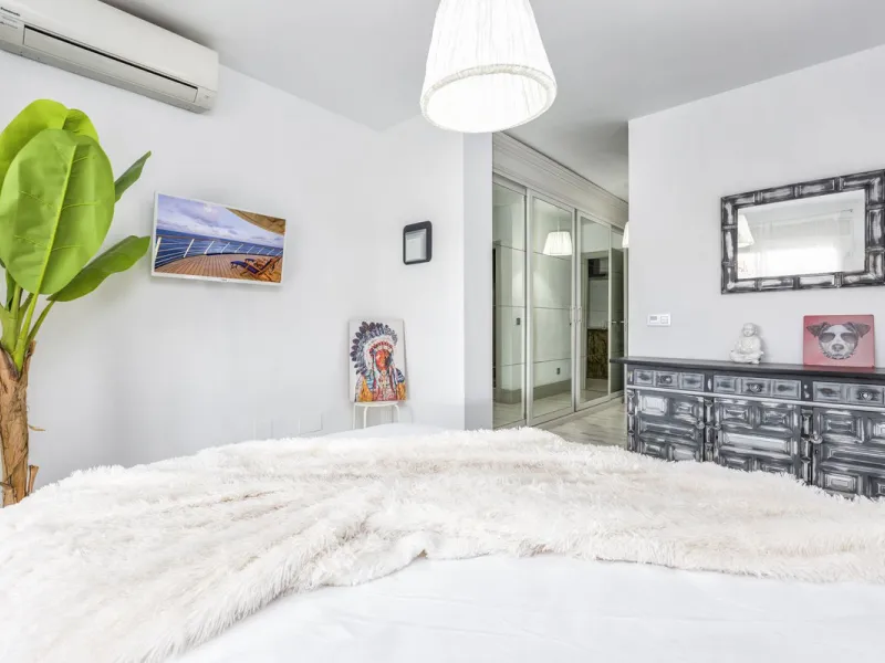 Income property  for sale : 2 bedroom Apartment for sale in Nueva Andalucia