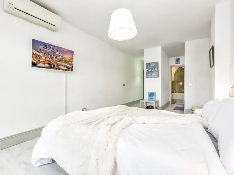 Income property  for sale : 2 bedroom Apartment for sale in Nueva Andalucia