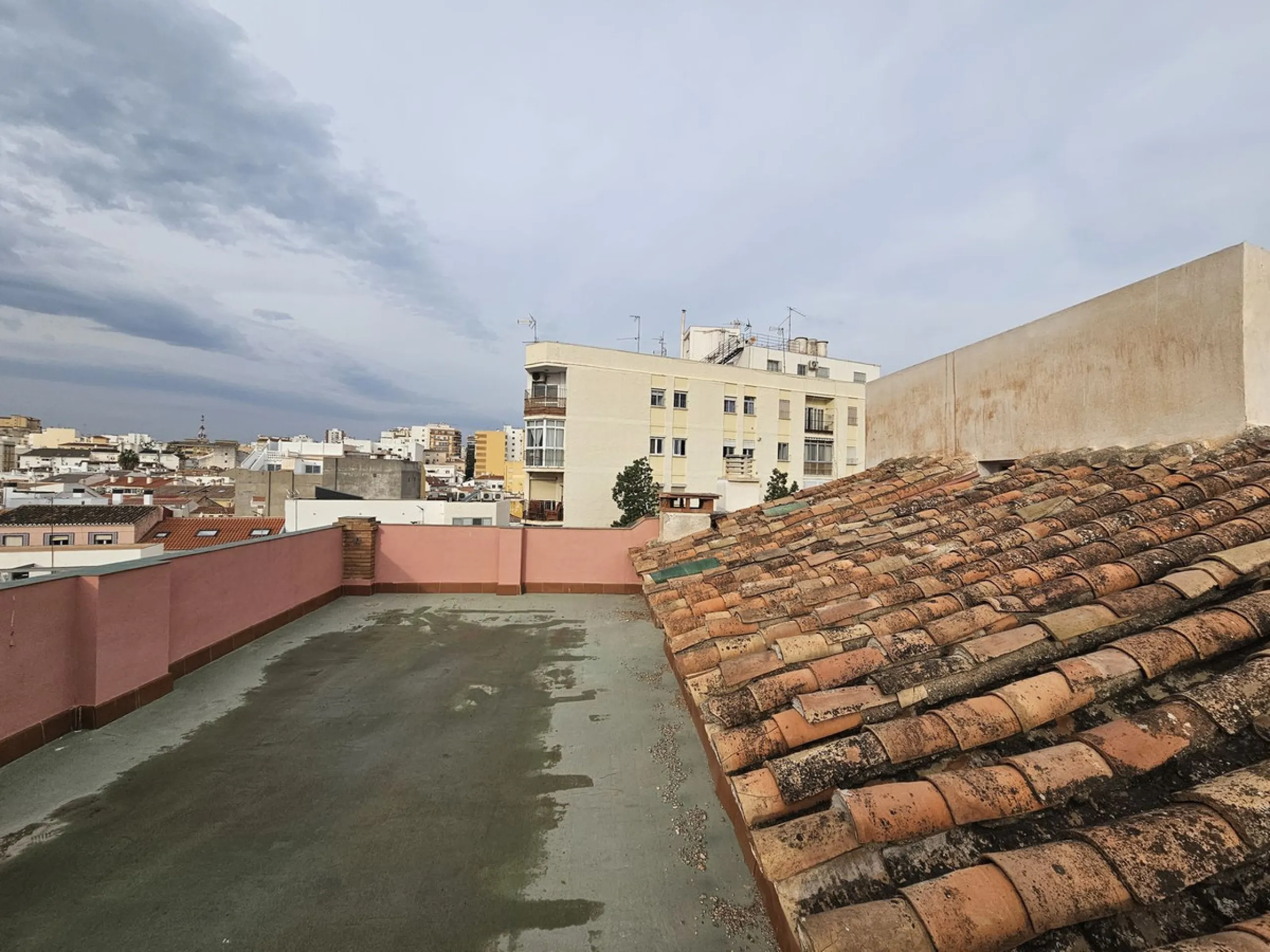 COMPLETE BUILDING IN THE CENTER OF MÁLAGA