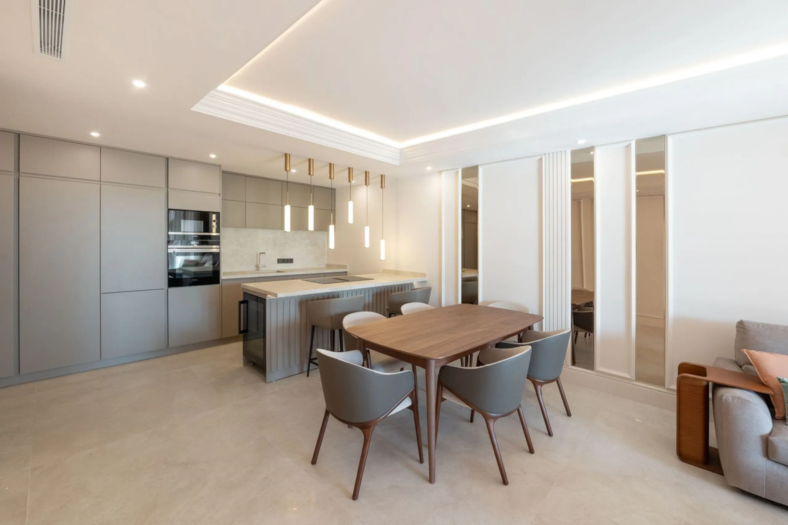 Situated in Cabo Bermejo, an exclusive frontline beach development positioned along the New Golden Mile stretching between San Pedro and Estepona, this recently refurbished ground-floor apartment boasts three bedrooms and two bathrooms, providing a sophis