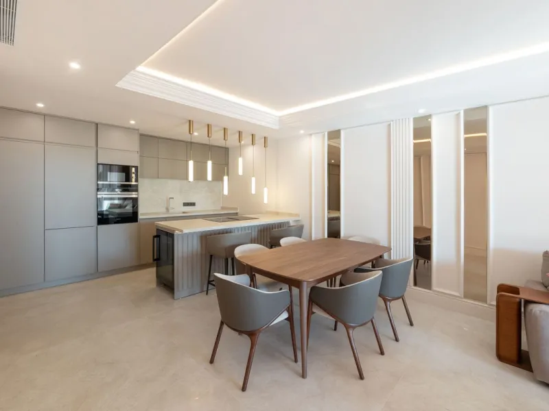 Situated in Cabo Bermejo, an exclusive frontline beach development positioned along the New Golden Mile stretching between San Pedro and Estepona, this recently refurbished ground-floor apartment boasts three bedrooms and two bathrooms, providing a sophis