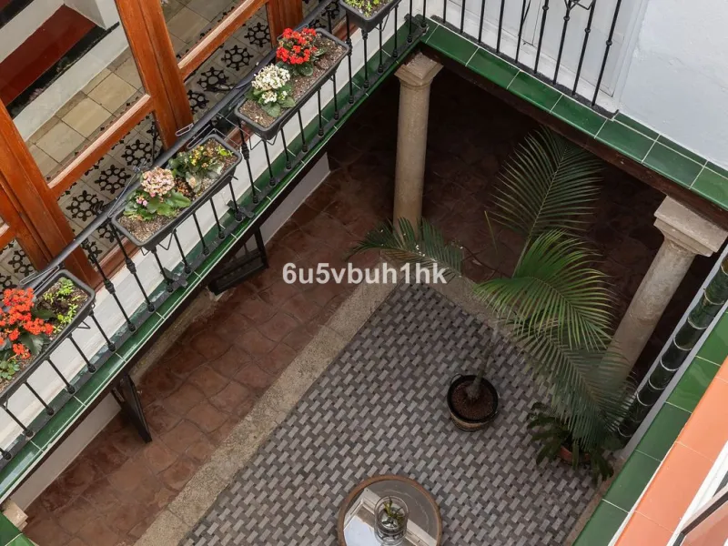 Hidden within the historic streets of central Málaga, this remarkable courtyard house captures a way of living that has shaped Mediterranean homes for centuries.