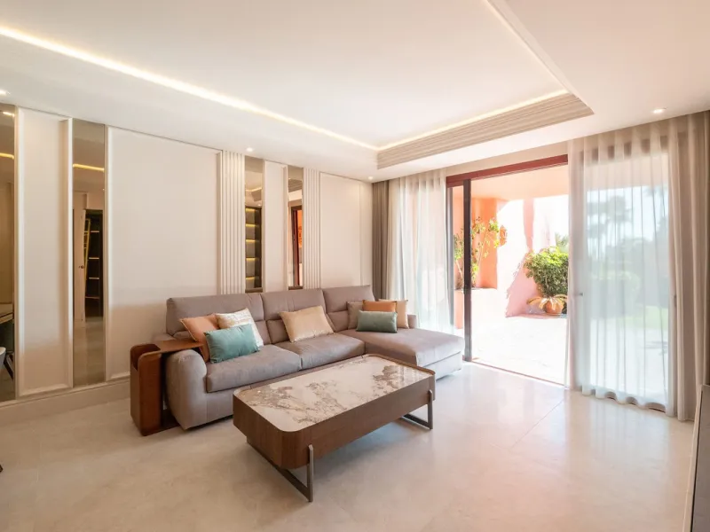 Situated in Cabo Bermejo, an exclusive frontline beach development positioned along the New Golden Mile stretching between San Pedro and Estepona, this recently refurbished ground-floor apartment boasts three bedrooms and two bathrooms, providing a sophis