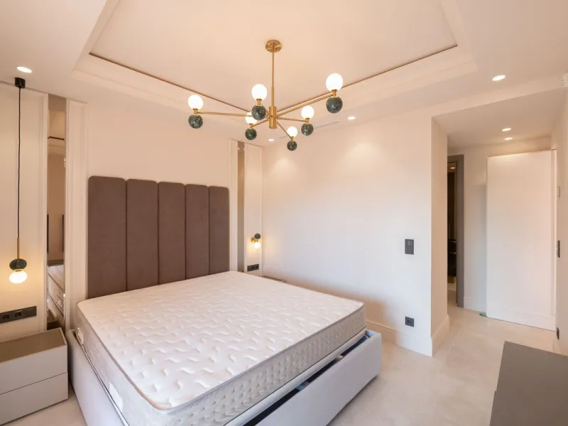 Situated in Cabo Bermejo, an exclusive frontline beach development positioned along the New Golden Mile stretching between San Pedro and Estepona, this recently refurbished ground-floor apartment boasts three bedrooms and two bathrooms, providing a sophis