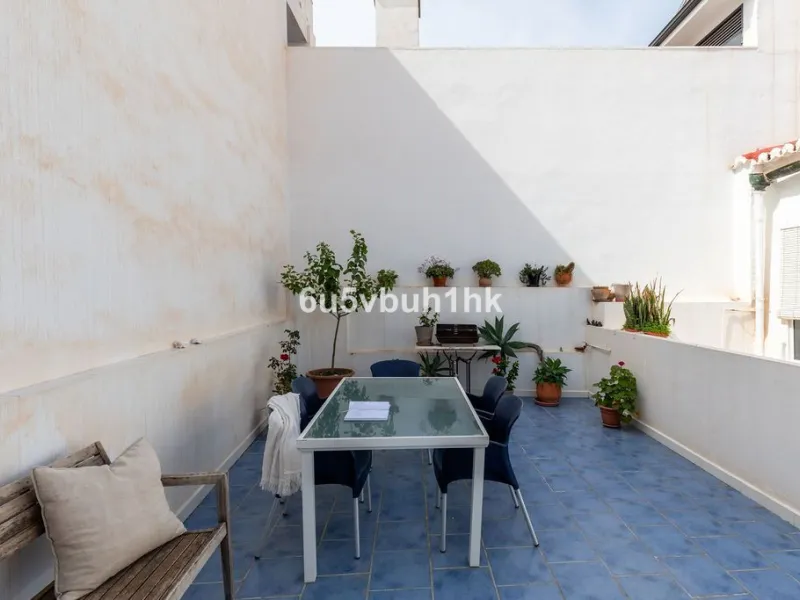 Hidden within the historic streets of central Málaga, this remarkable courtyard house captures a way of living that has shaped Mediterranean homes for centuries.