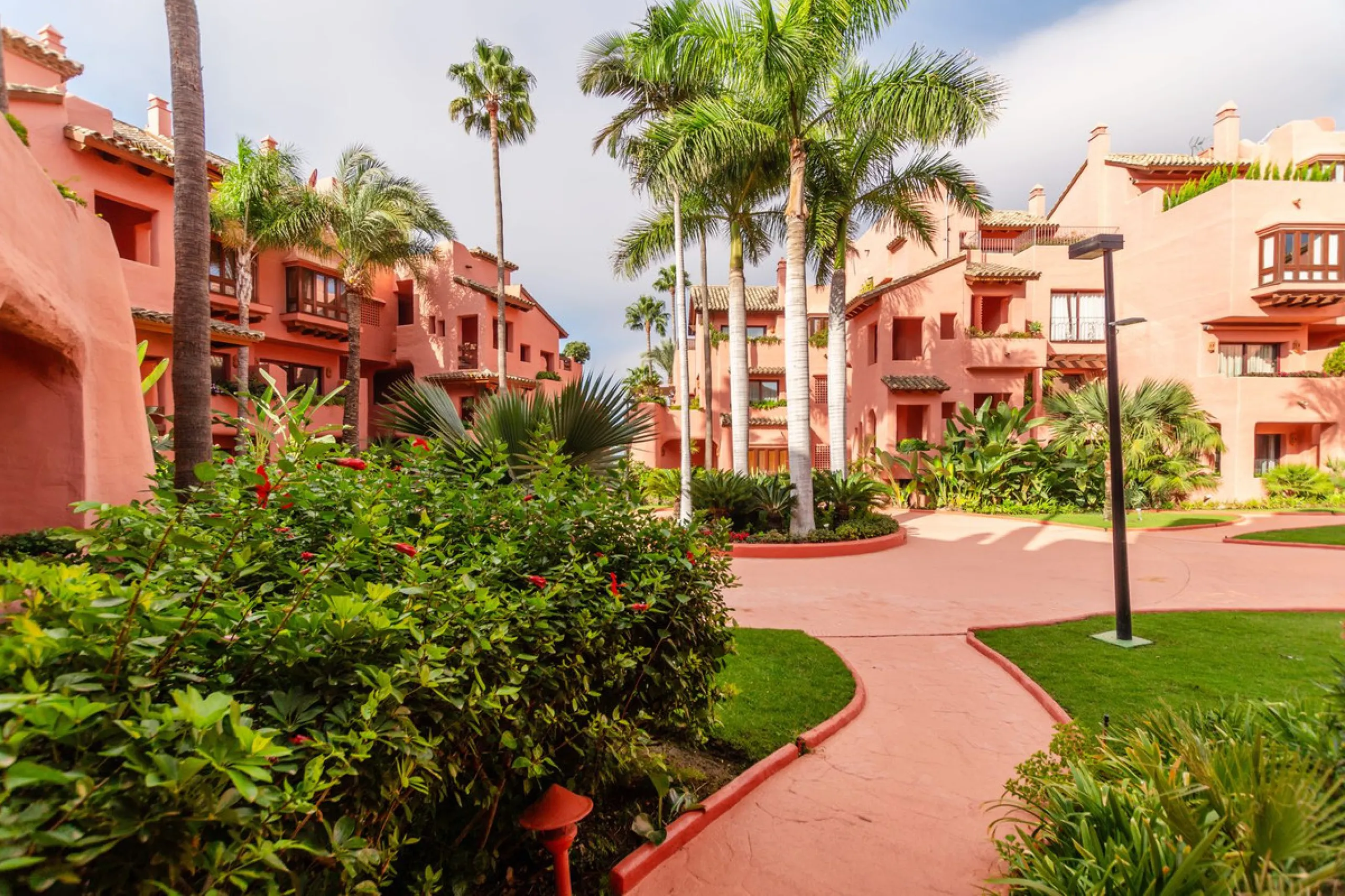 Situated in Cabo Bermejo, an exclusive frontline beach development positioned along the New Golden Mile stretching between San Pedro and Estepona, this recently refurbished ground-floor apartment boasts three bedrooms and two bathrooms, providing a sophis