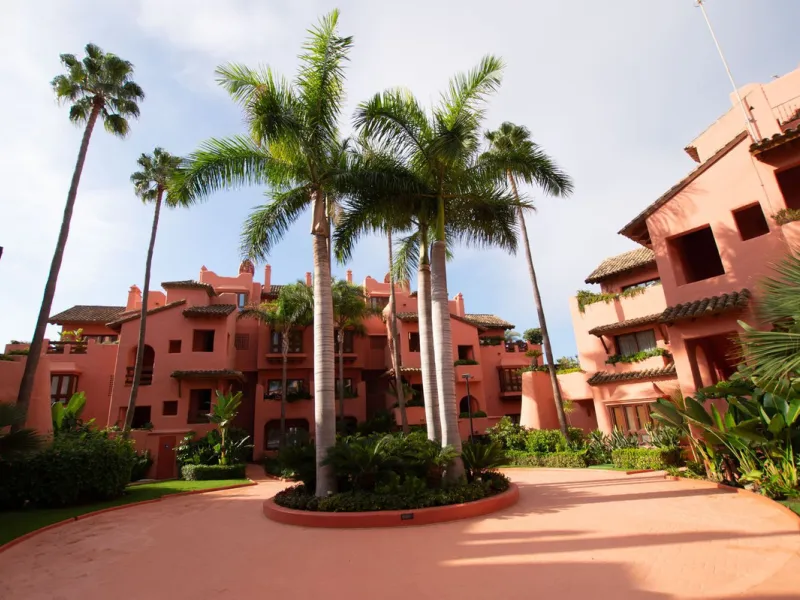 Situated in Cabo Bermejo, an exclusive frontline beach development positioned along the New Golden Mile stretching between San Pedro and Estepona, this recently refurbished ground-floor apartment boasts three bedrooms and two bathrooms, providing a sophis