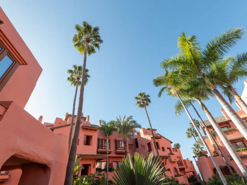 Situated in Cabo Bermejo, an exclusive frontline beach development positioned along the New Golden Mile stretching between San Pedro and Estepona, this recently refurbished ground-floor apartment boasts three bedrooms and two bathrooms, providing a sophis