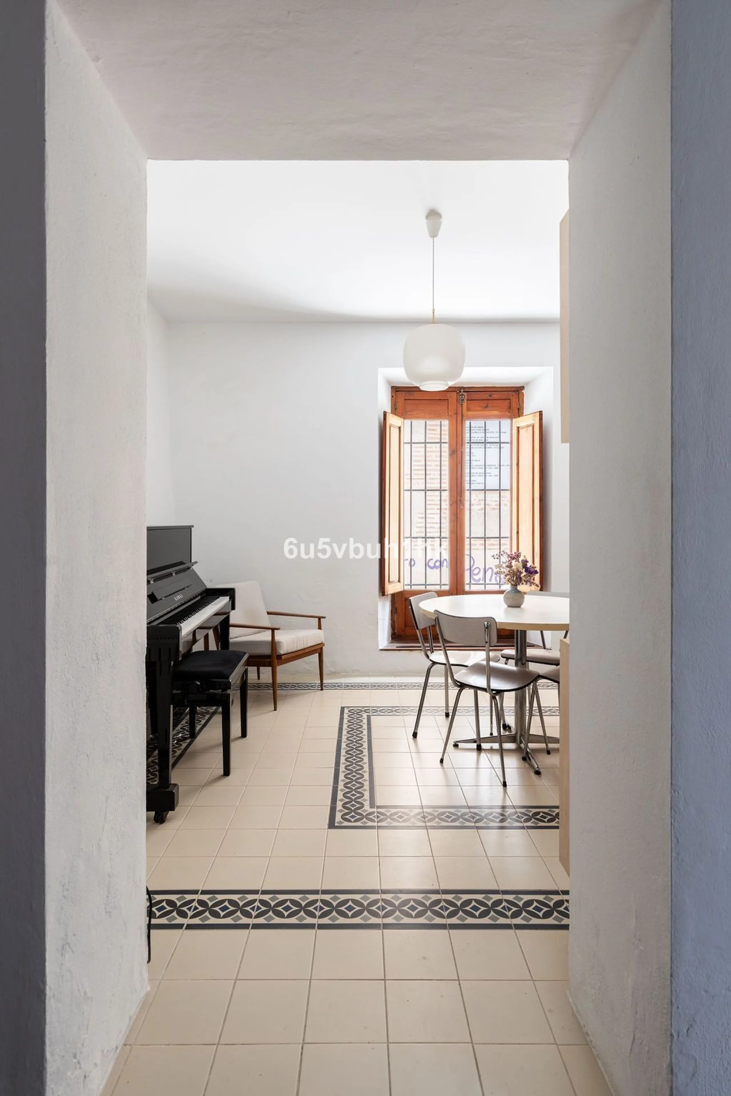 Hidden within the historic streets of central Málaga, this remarkable courtyard house captures a way of living that has shaped Mediterranean homes for centuries.
