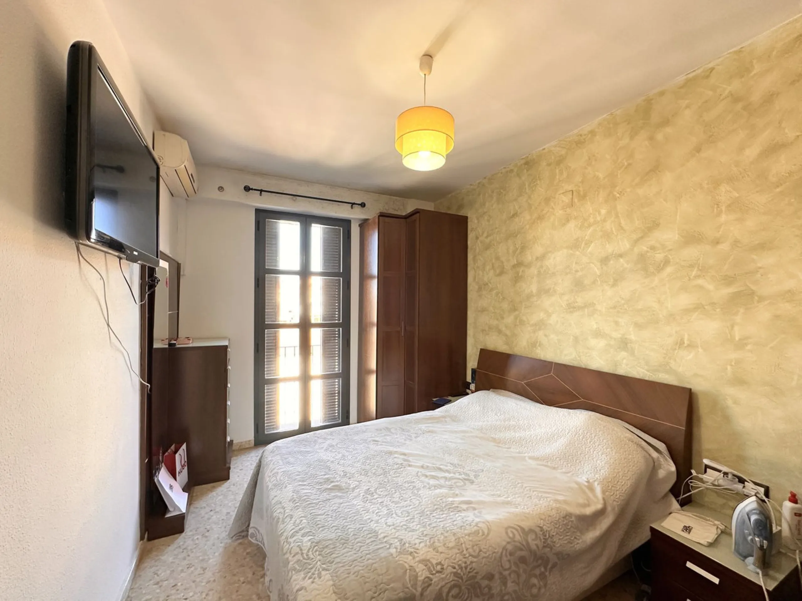 Apartment - Top Floor Apartment в продаже в Málaga, Málaga. В доме 2 спален и 1 ванных комнат. Площадь дома 79 м²