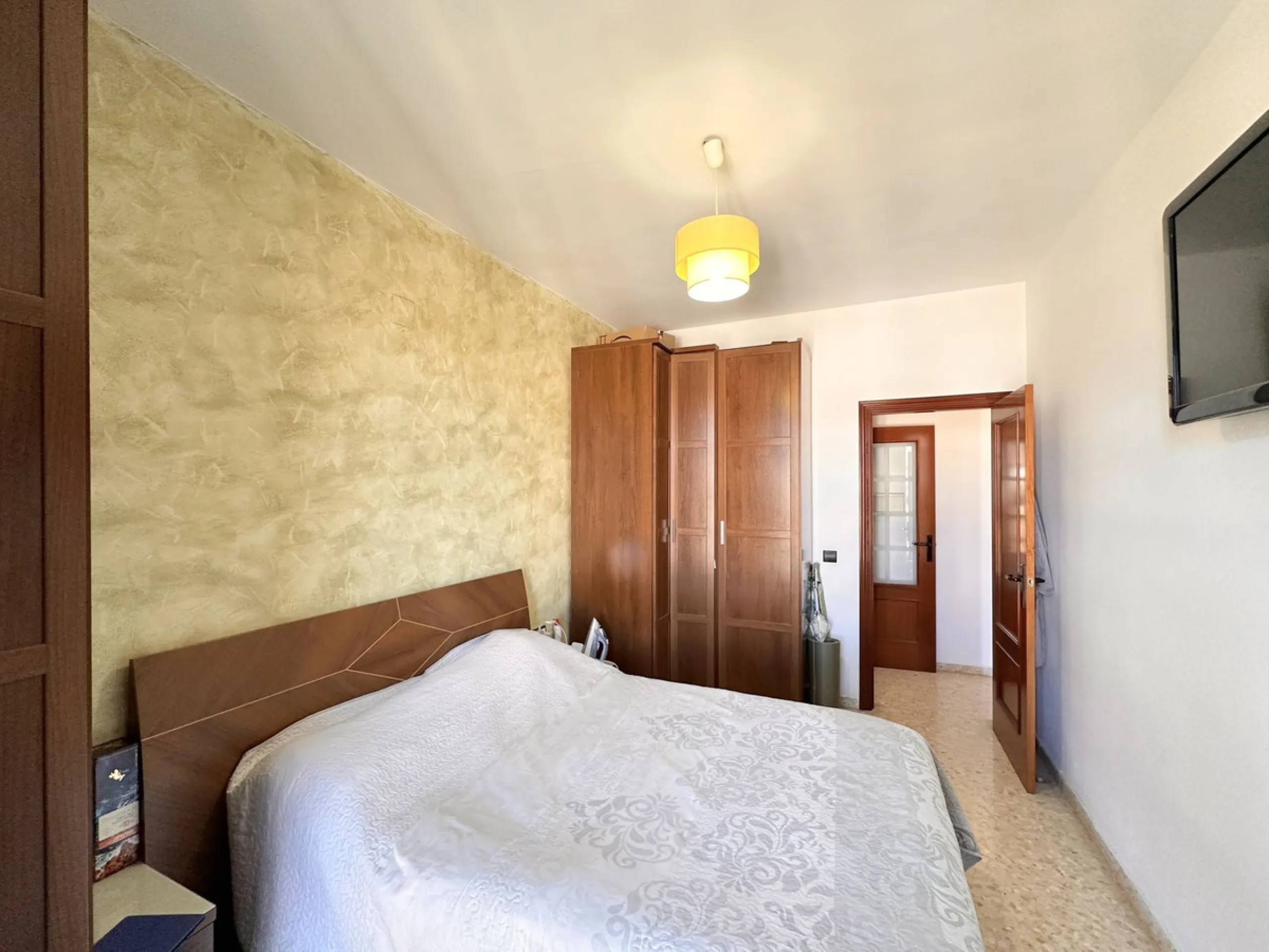 Apartment - Top Floor Apartment в продаже в Málaga, Málaga. В доме 2 спален и 1 ванных комнат. Площадь дома 79 м²