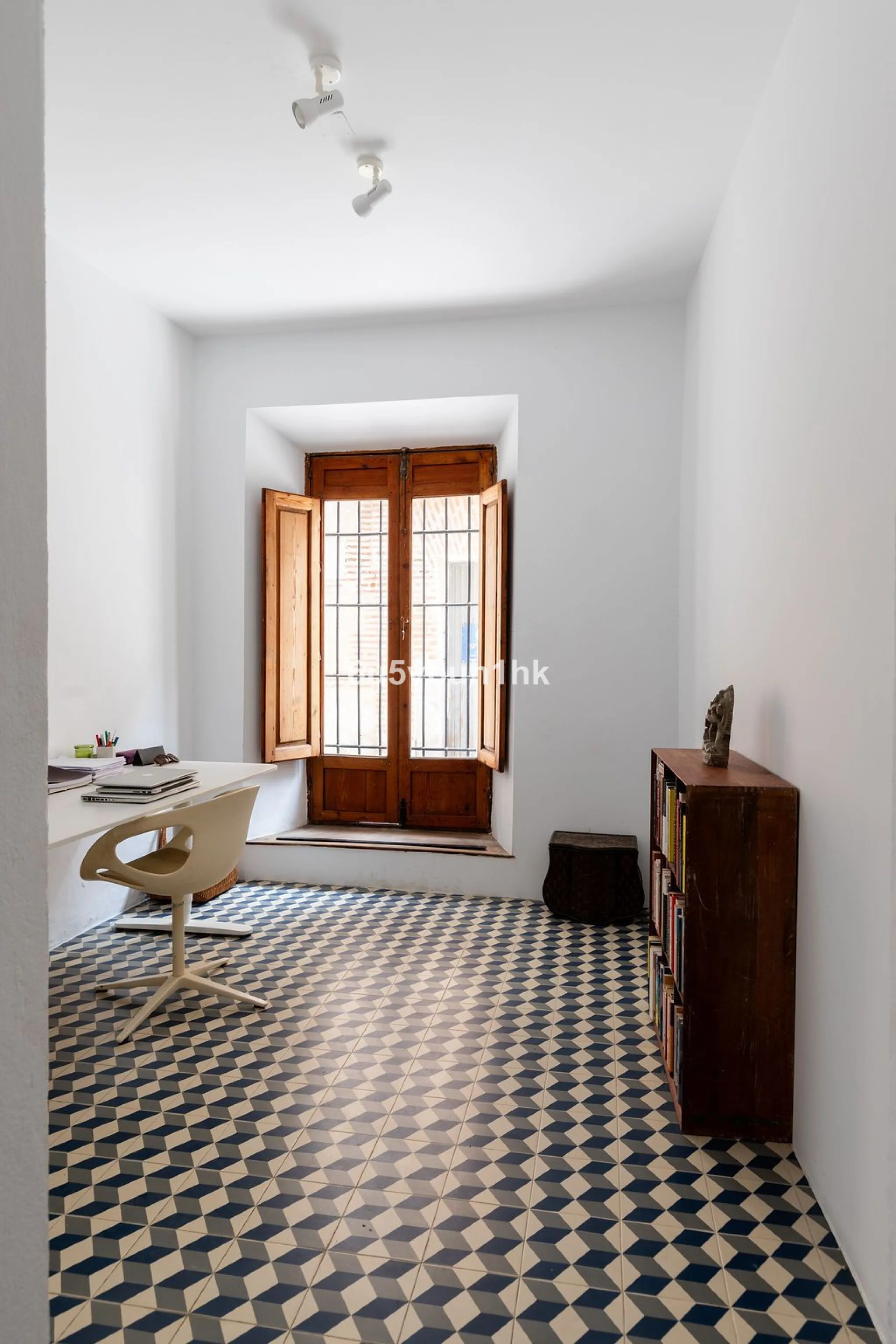 Hidden within the historic streets of central Málaga, this remarkable courtyard house captures a way of living that has shaped Mediterranean homes for centuries.